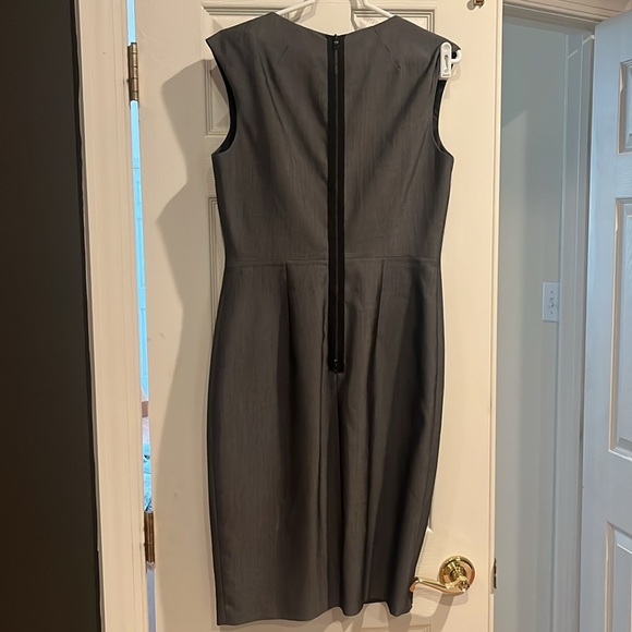 T Tahari Grey Cap Sleeve Knee Length Dress 8 - Picture 4 of 9